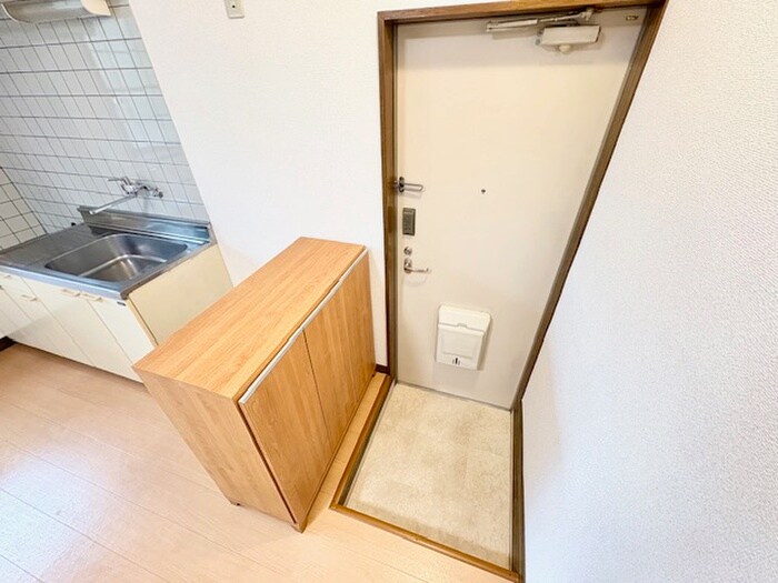 物件内観写真16　(玄関)