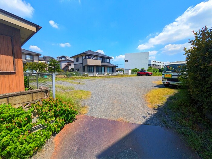 物件外観写真4　(駐車場)