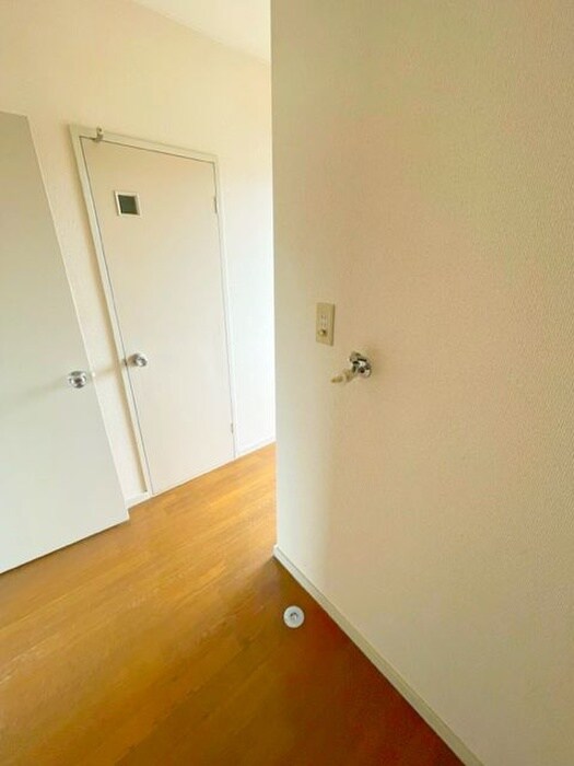 物件内観写真18　(洗濯機置場)