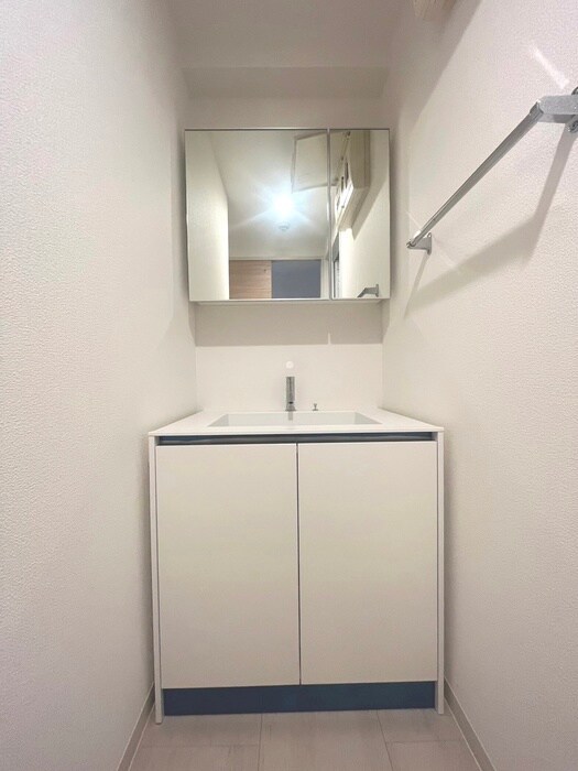 物件内観写真12　(洗面)