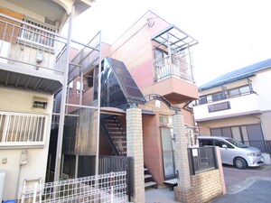 ポポニュ－ハウス外観写真