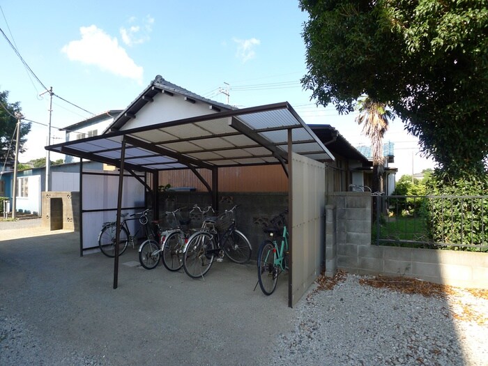 物件外観写真3　(駐輪場)