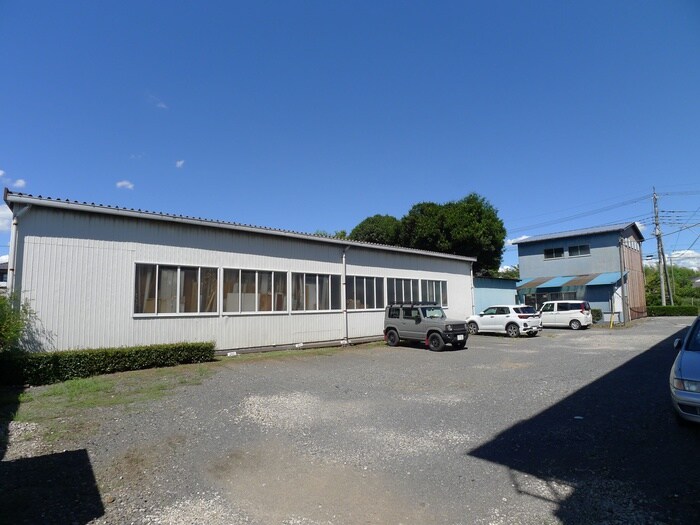 物件外観写真4　(駐車場)