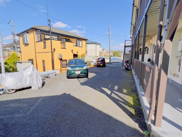 物件外観写真3　(駐車場)