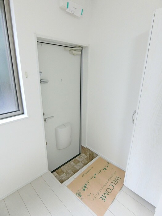 物件内観写真19　(玄関)