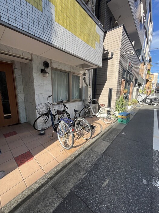 物件外観写真5　(駐輪場)