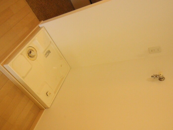 物件内観写真18　(洗濯機置場)