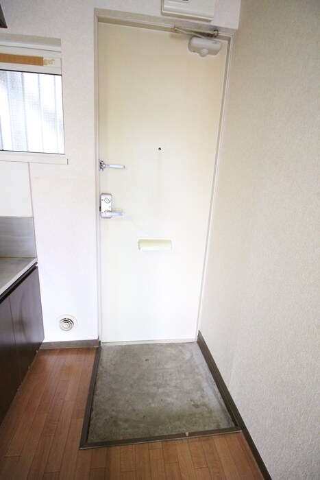 物件内観写真17　(玄関)