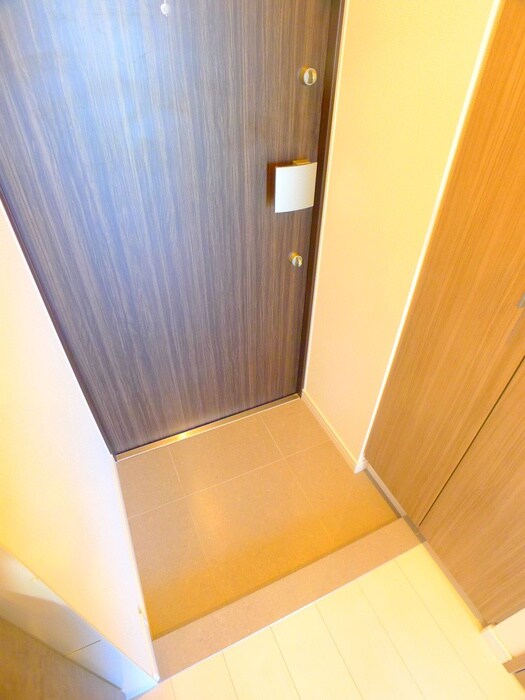 物件内観写真15　(玄関)