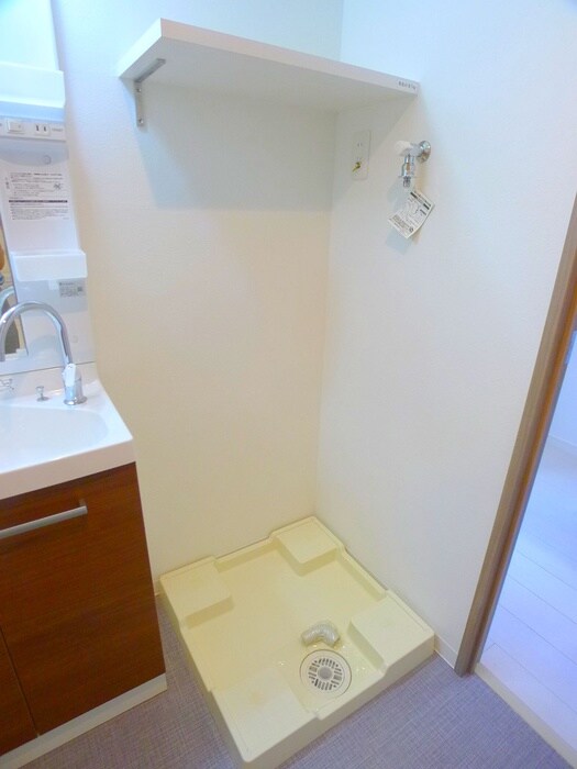 物件内観写真18　(洗濯機置場)