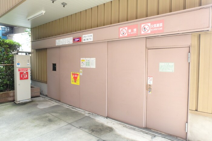 物件外観写真6　(駐車場)