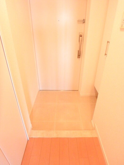 物件内観写真14　(玄関)