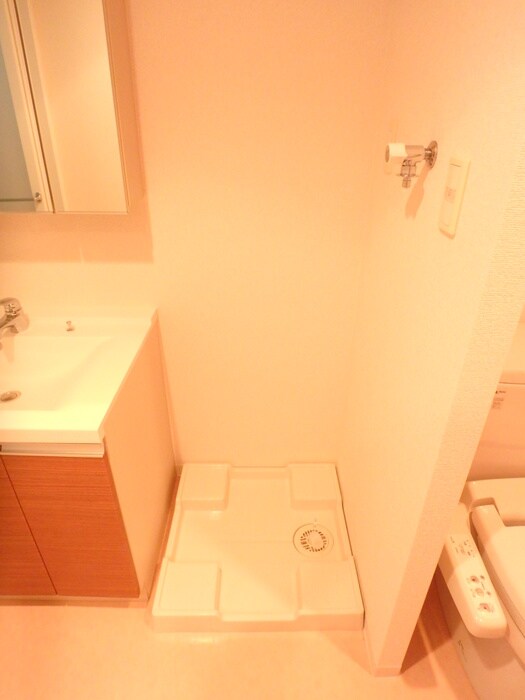 物件内観写真18　(洗濯機置場)