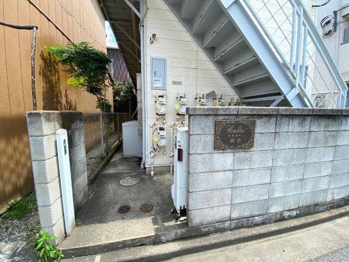 物件外観写真4　(エントランス部分)