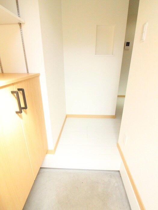 物件内観写真15　(玄関)