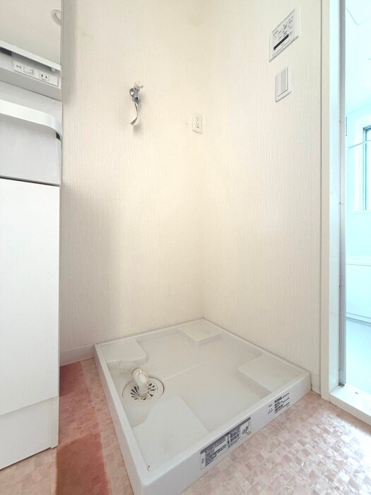 物件内観写真10　(洗濯機置場)