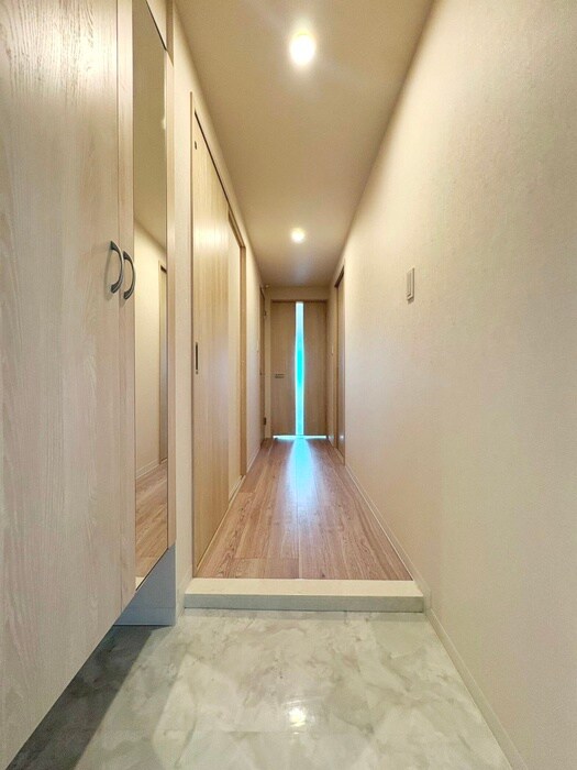 物件内観写真19　(玄関)