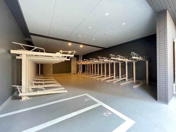 物件外観写真3　(駐輪場)