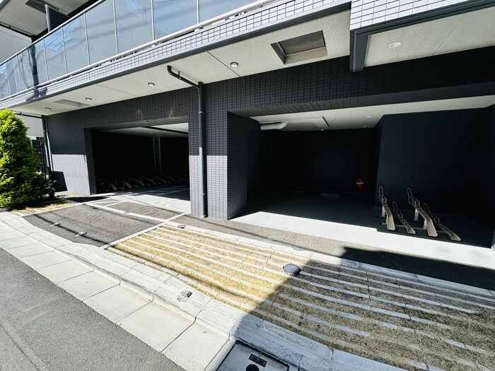 物件外観写真4　(駐車場)