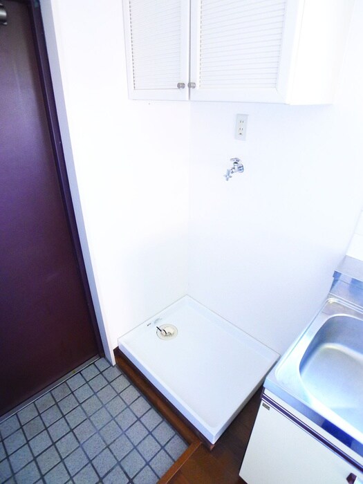 物件内観写真16　(洗濯機置場)