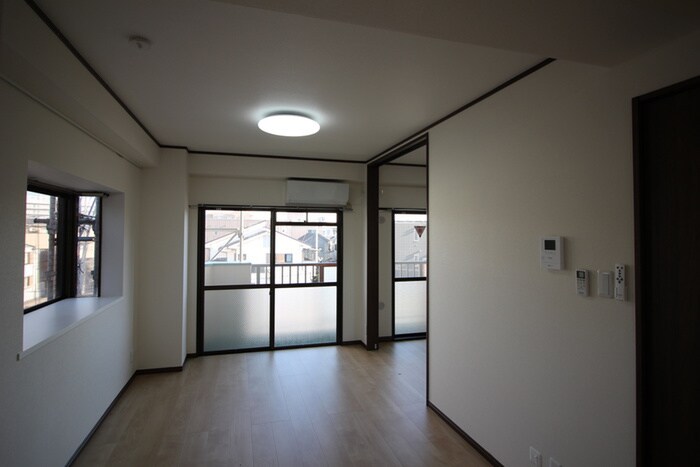 物件内観写真9　(居室)