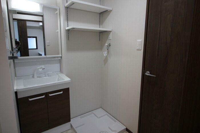 物件内観写真15　(洗濯機置場)