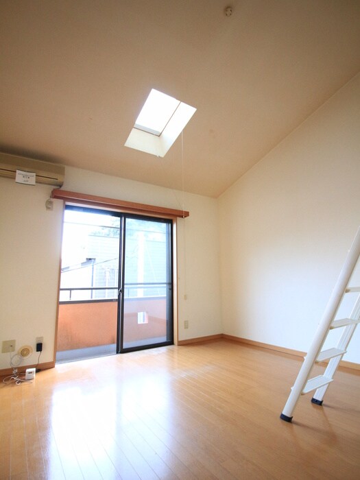 物件内観写真15　(居室)