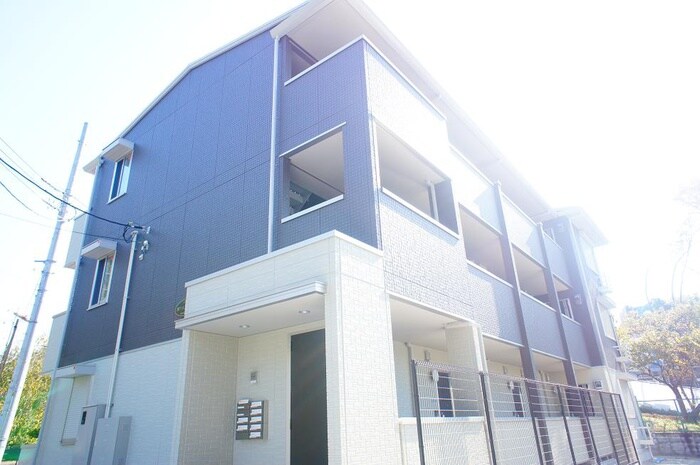 物件外観写真2　(エントランス部分)