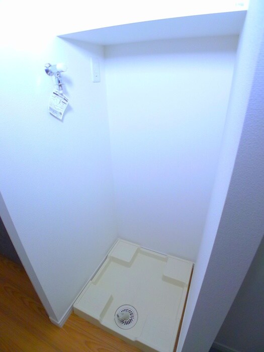 物件内観写真13　(洗濯機置場)