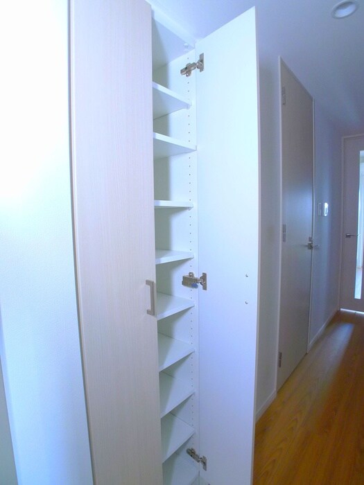 物件内観写真15　(靴箱)