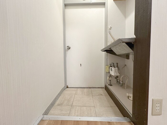 物件内観写真16　(玄関)