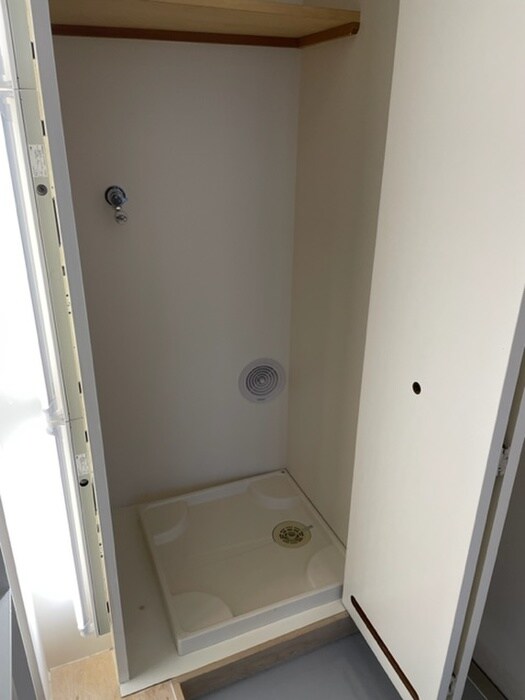 物件内観写真11　(洗濯機置場)