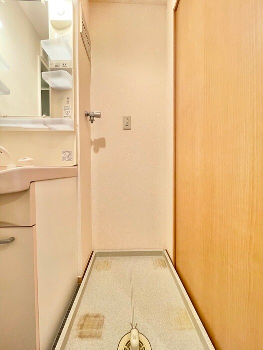 物件内観写真12　(洗濯機置場)