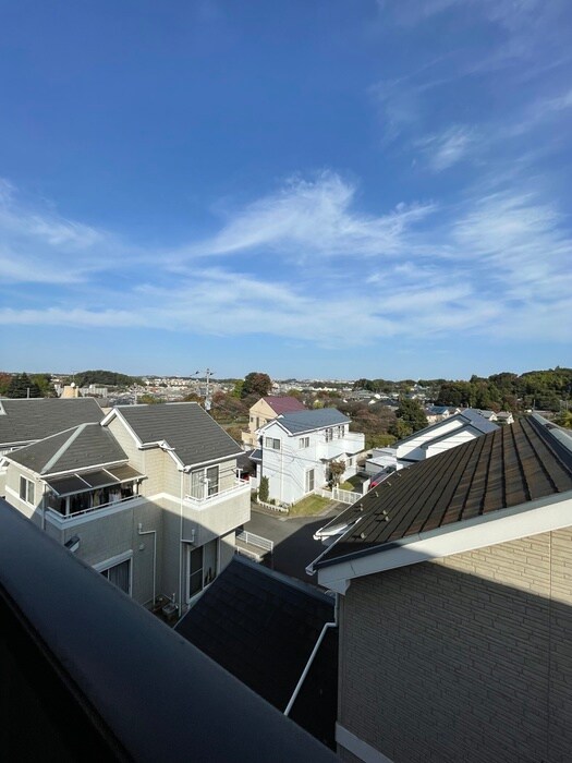 物件内観写真16　(室内からの展望)