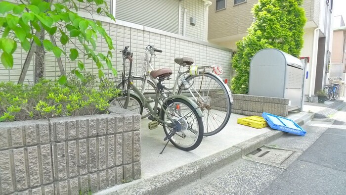 物件外観写真5　(駐輪場)