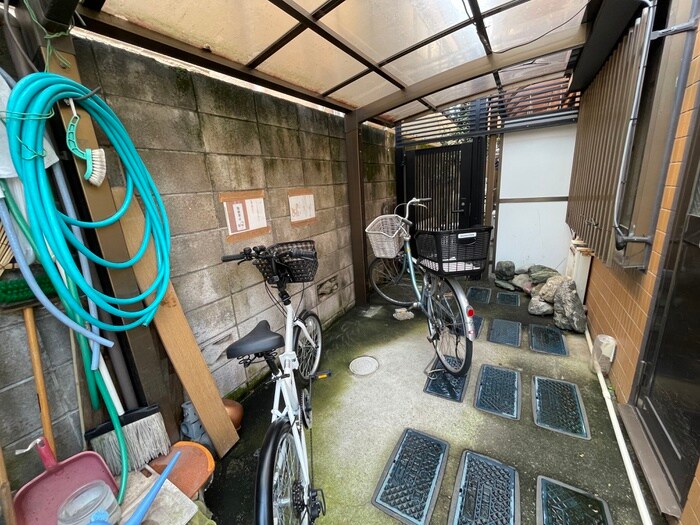 物件外観写真3　(駐輪場)