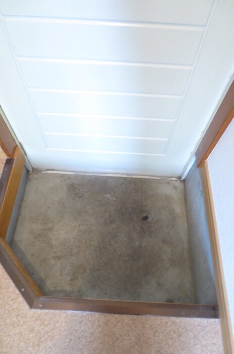 物件内観写真12　(玄関)