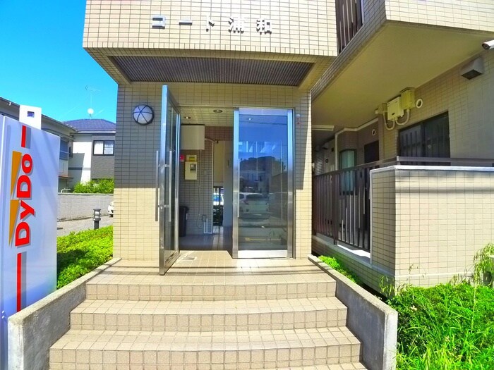 物件外観写真3　(エントランス部分)