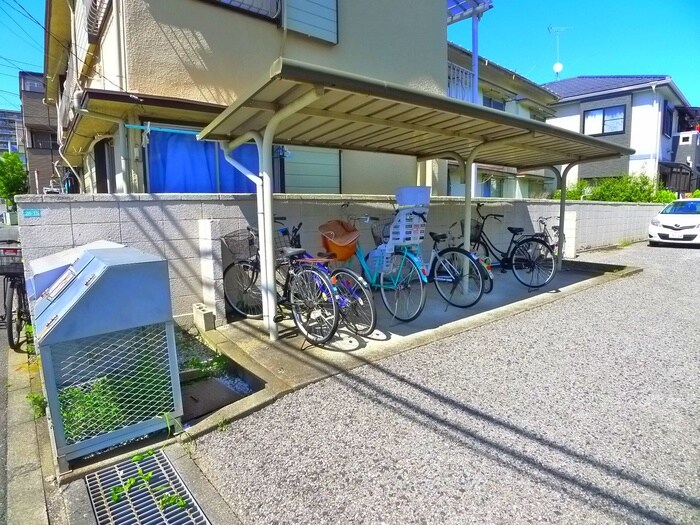 物件外観写真4　(駐輪場)