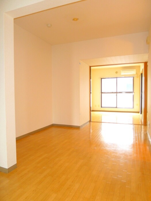 物件内観写真16　(室内からの展望)