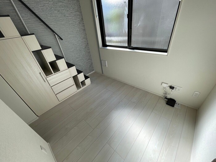 物件内観写真7　(室内からの展望)