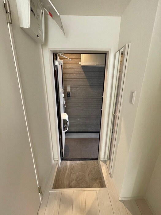 物件内観写真18　(玄関)