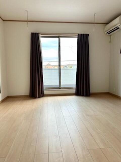 物件内観写真18　(室内からの展望)