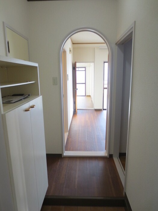 物件内観写真14　(玄関)