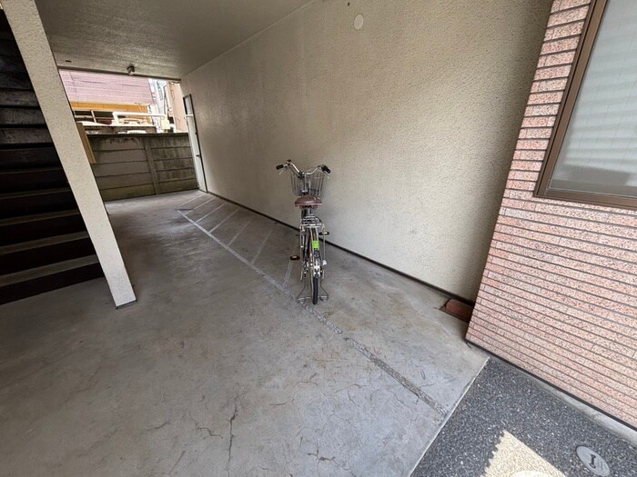 物件外観写真3　(駐輪場)
