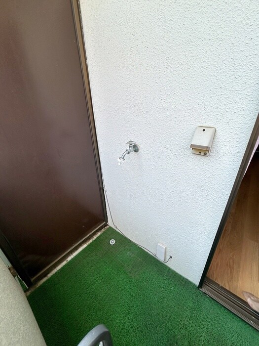 物件内観写真16　(洗濯機置場)