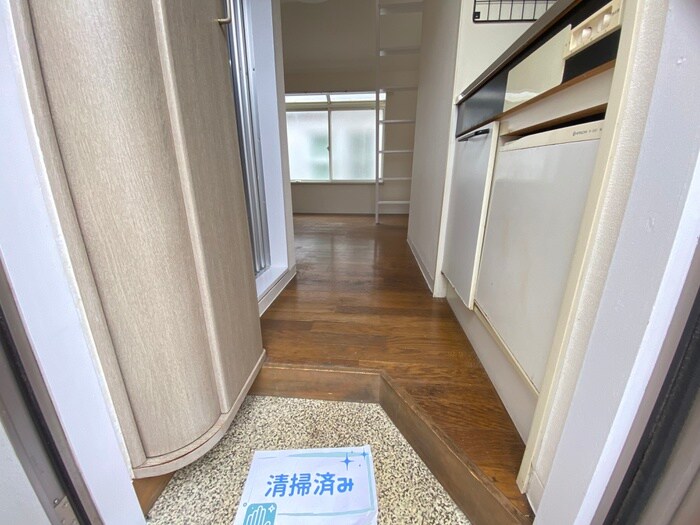 物件内観写真13　(玄関)