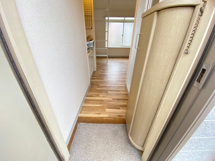 物件内観写真13　(玄関)