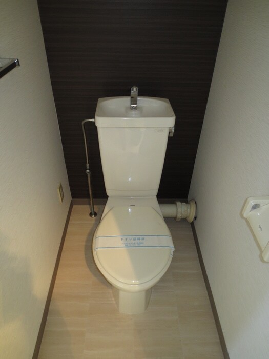 物件内観写真8　(トイレ)