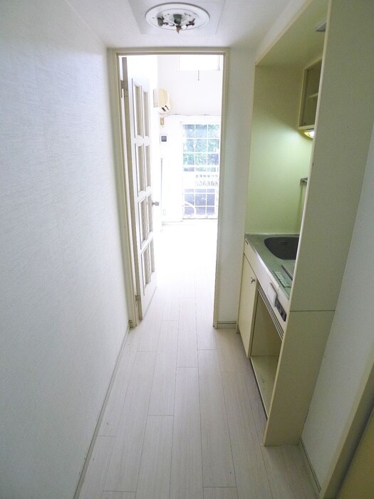 物件内観写真16　(玄関)